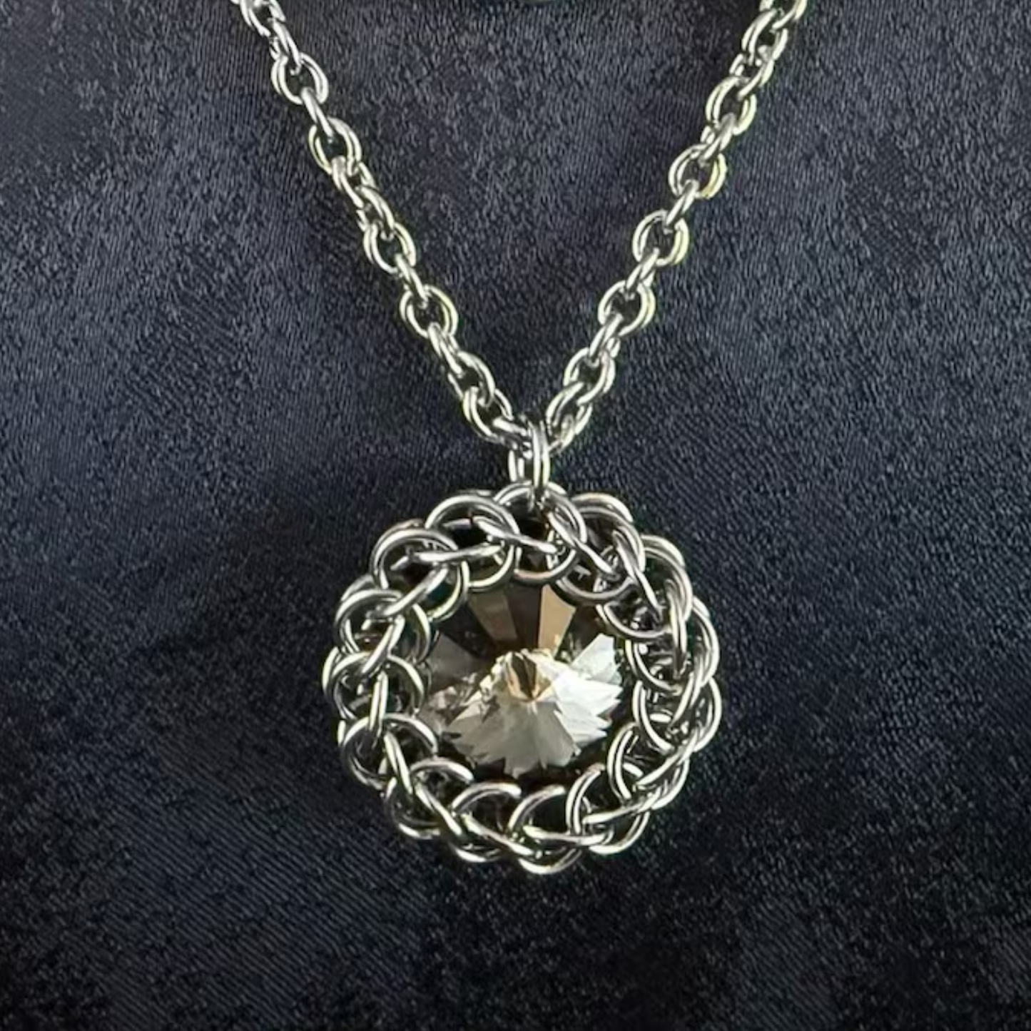 Heartbound Pendant (Necklace)
